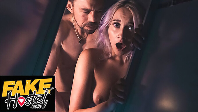 Czeski Film Porno Z Wytryskiem Do Ust I Mokrą Akcją Z Studentami.