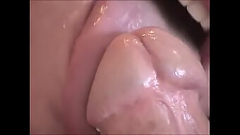 Thỏa Mãn Miệng Mạnh Mẽ Với Tầm Nhìn Cận Cảnh Về Kỹ Thuật Mút Và Deepthroat