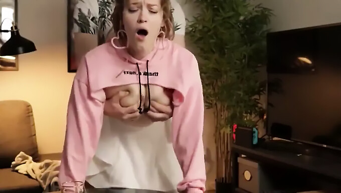 Busty Girl With Natural Tits In Homemade Video