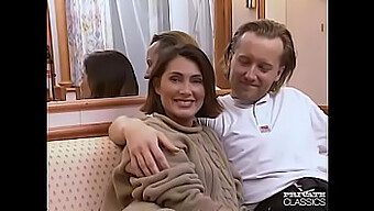 Gina, La Belleza Madura, Ansía Un Placer Intenso En Esta Película Para Adultos Vintage