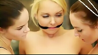 Trois Lesb...