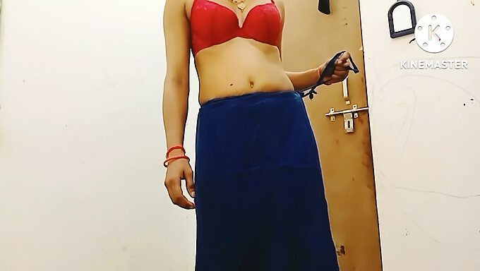 Rondborstige Indiase Bhabhi Wordt Ondeugend In Een Saree