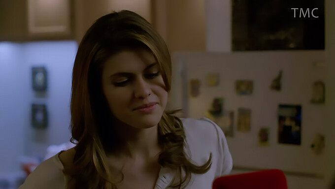 Le Gros Cul D'Alexandra Daddario Et Ses Scènes De Baisers Dans True Detective