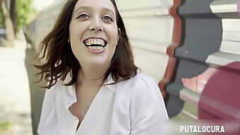 Ruth Ruc Dáva Nedbalý Orálny Sex A Prehltne Sperma V Zábavnom Videu