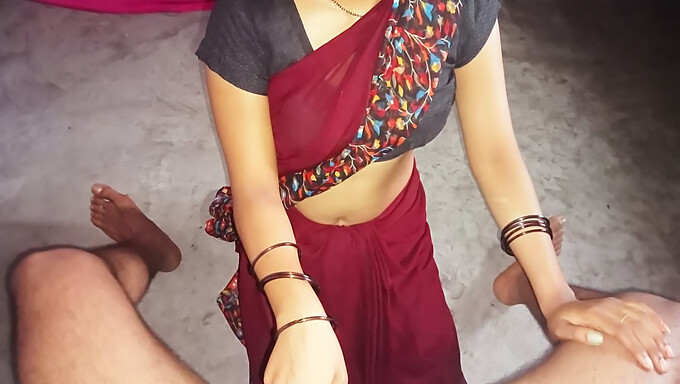 Indian Teen Gets Her Tight Pussy Stretched In A Homemade Video